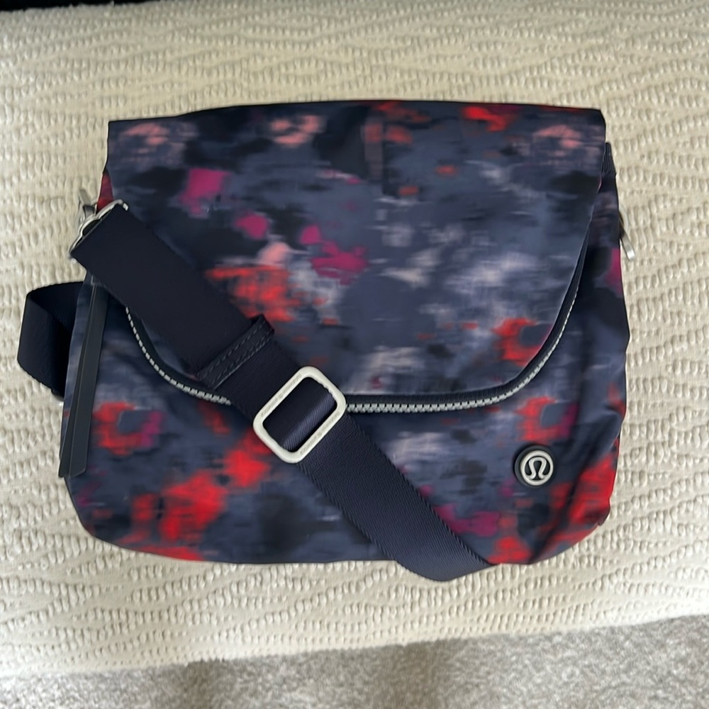 Lululemon festival bag.